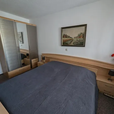 7, Strandstrasse 30 *